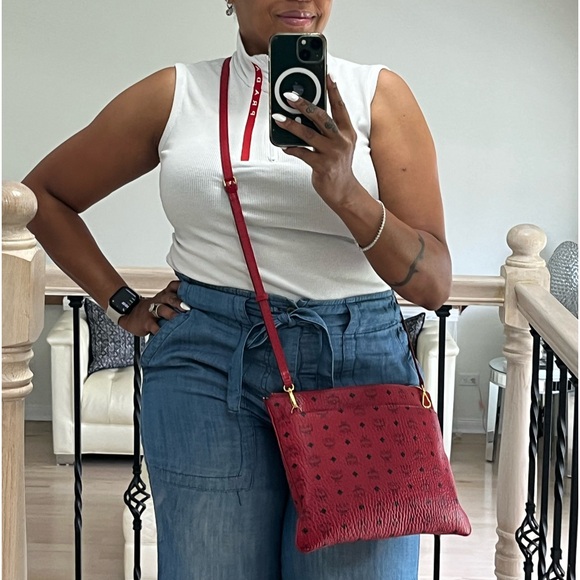 AUTHENTIC RED MCM CROSSBODY - Picture 10 of 10